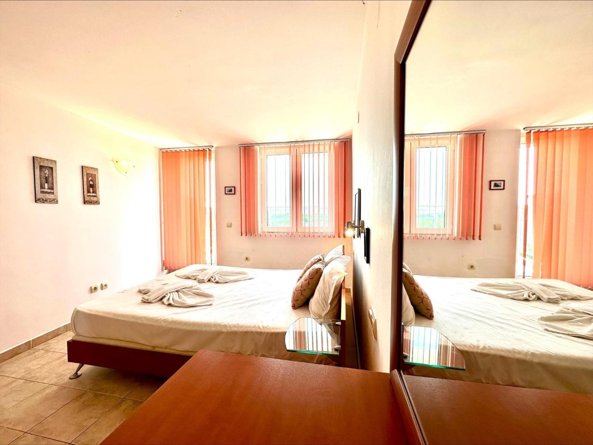 Julia Family - Menada Apartments Sunny Beach Ngoại thất bức ảnh